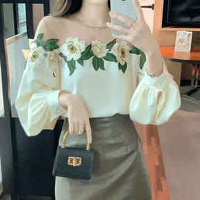 Blusa Alfaiataria com Bordados Florais / Verdadeiro Show de Glamour!