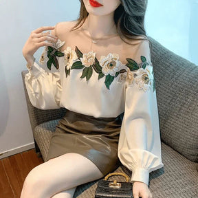 Blusa Alfaiataria com Bordados Florais / Verdadeiro Show de Glamour!