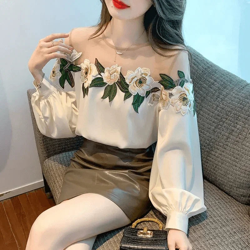 Blusa Alfaiataria com Bordados Florais / Verdadeiro Show de Glamour!