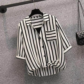 (Promoção Compre 1, Leve 2) Kit de Camisas Mirella: Listras Delicadas & Elegância em Dose Dupla!