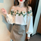 Blusa Alfaiataria com Bordados Florais / Verdadeiro Show de Glamour!
